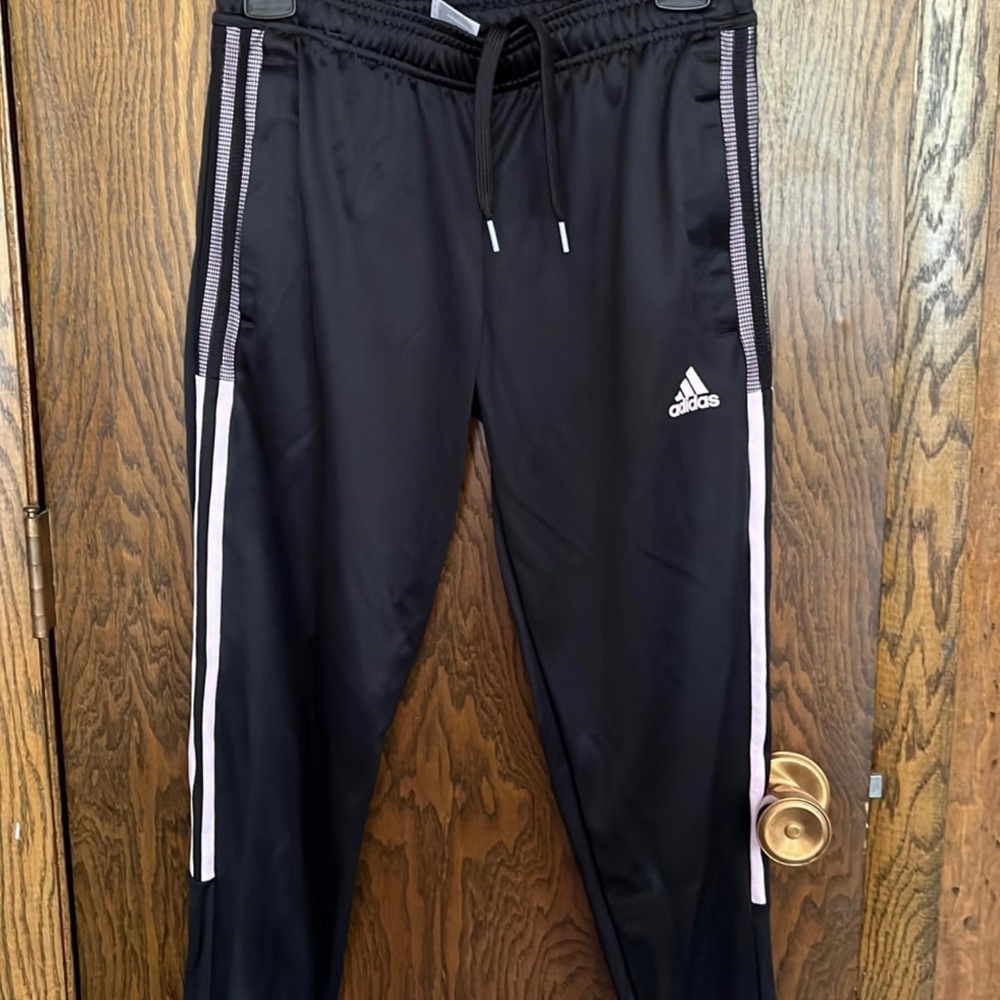 Women’s Adidas track pants w/ zippered ankles